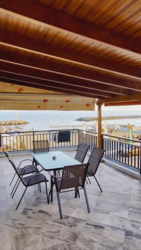 Anthi's - Three Bedroom Apartment